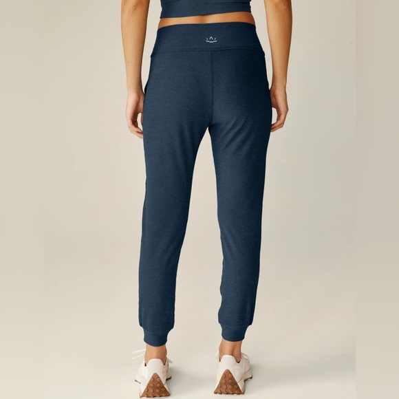 BEYOND YOGA Spacedye Midi Jogger - Picture 2 of 3